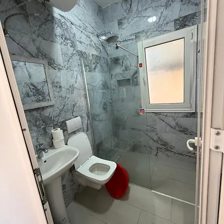 Guest house Lalez Hoxha 3*
