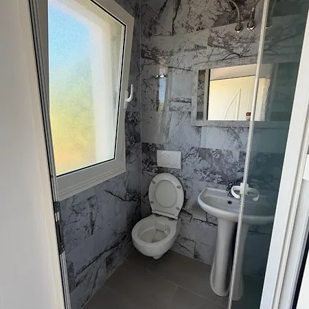 Lalez Hoxha Guest house 3*