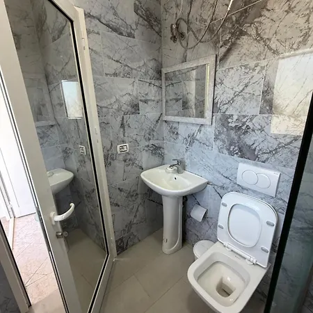 Lalez Hoxha Guest house 3*