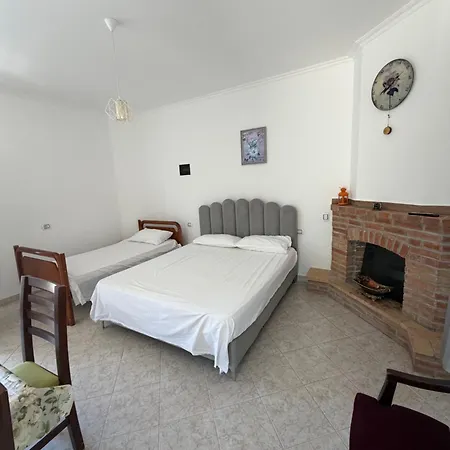 Guest house Lalez Hoxha 3*